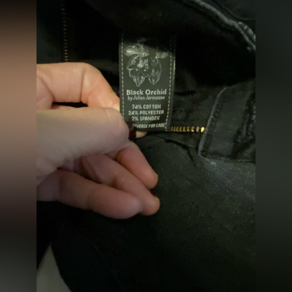 Destructed jeans - Picture 6 of 8